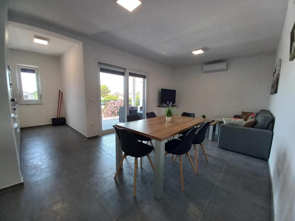 Apartment Martina Vir Extérieur photo